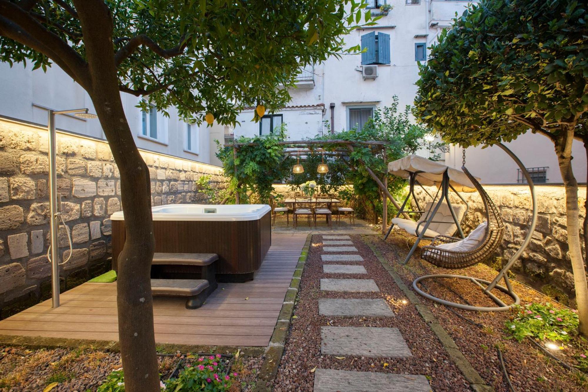 Amore Rentals - Appartamento Terrazza Tasso Sorrento Eksteriør billede