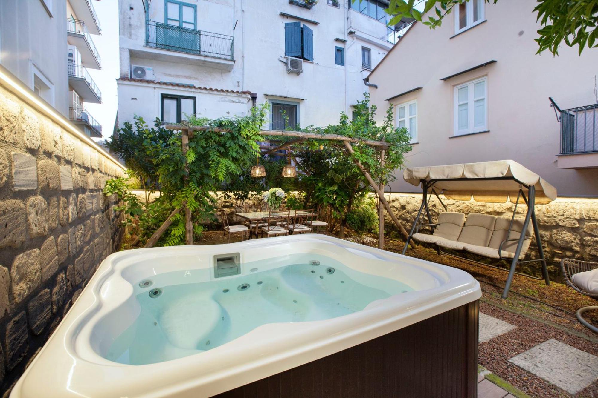 Amore Rentals - Appartamento Terrazza Tasso Sorrento Eksteriør billede