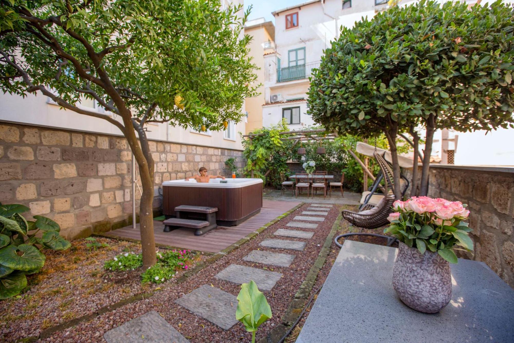 Amore Rentals - Appartamento Terrazza Tasso Sorrento Eksteriør billede